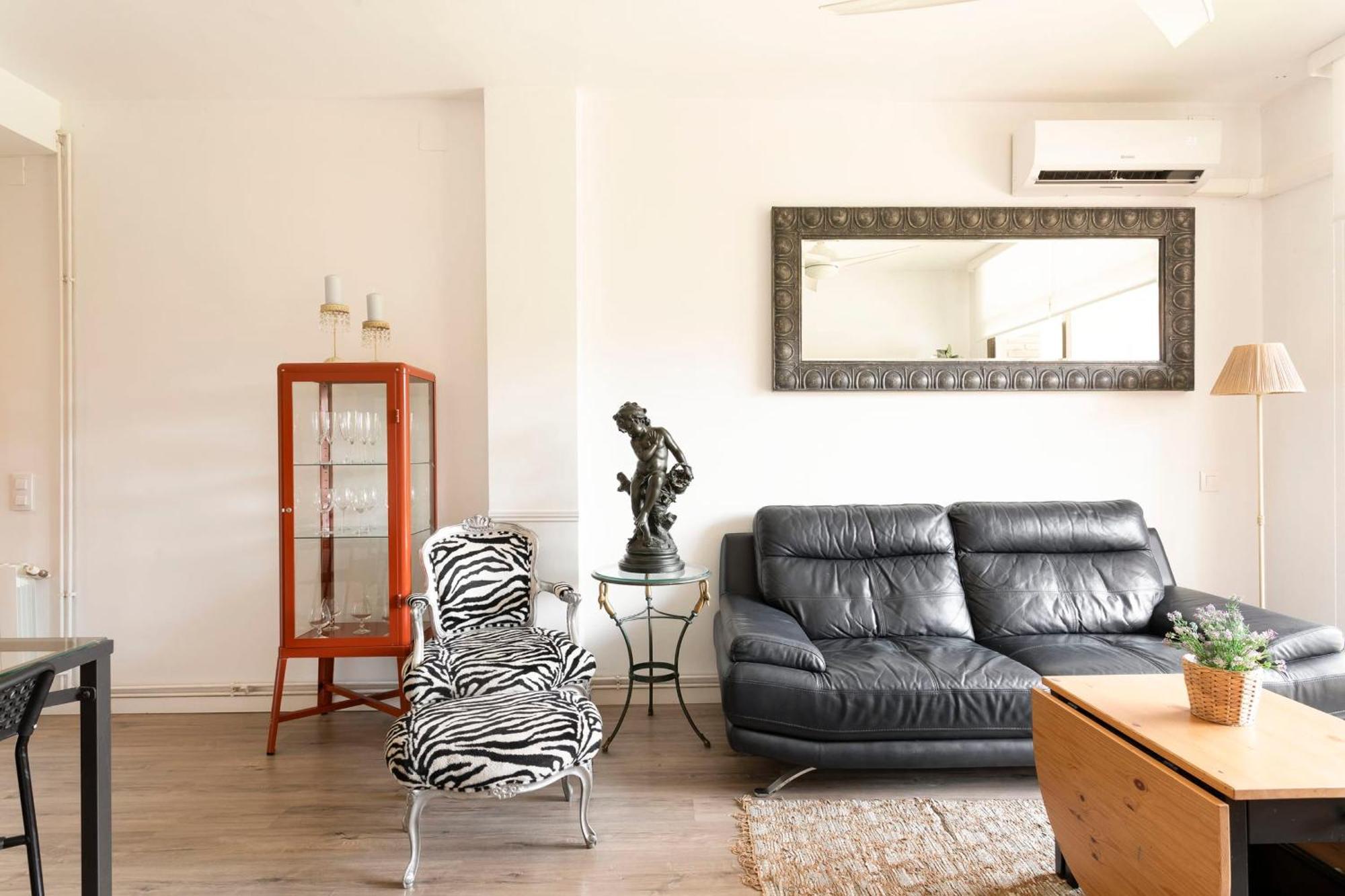 Cozy Apartment Near Fira Gran Via With Ac Оспиталет-де-Льобрегат Экстерьер фото